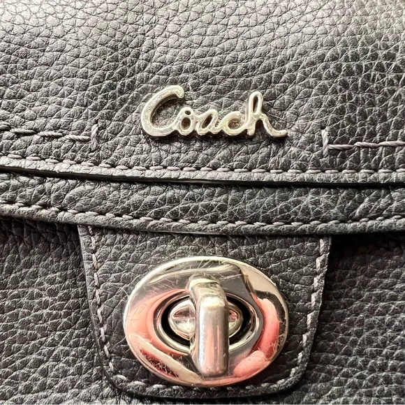 Coach Black Pebbled Leather Crossbody Bag Turnlock Pocket - Picture 2 of 10